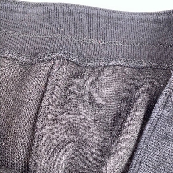 Calvin Klein Sweats - Picture 5 of 9